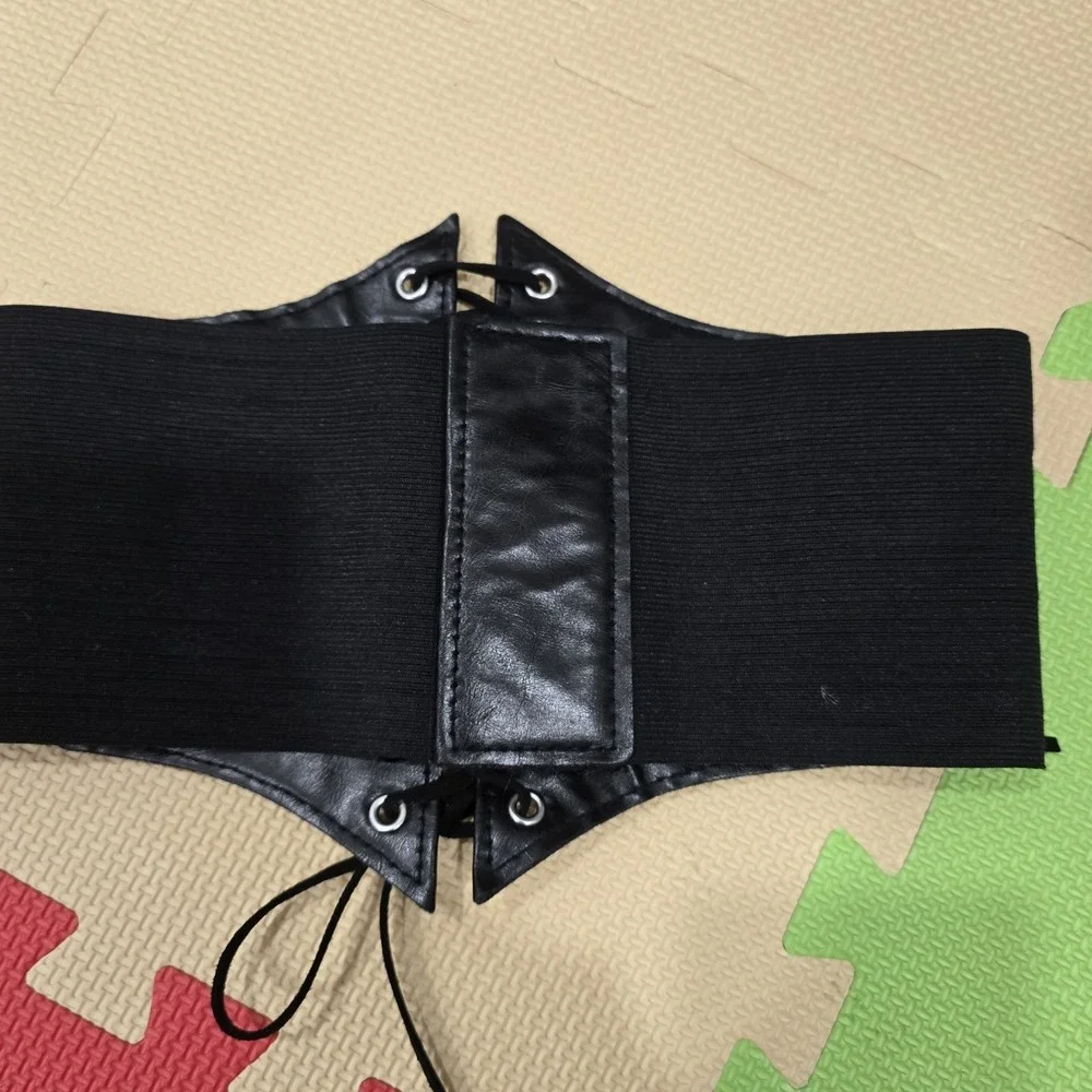 Black elastic lace-up cinch corset‎ belt